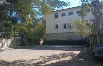 Corner unit as seen from Vehicle entrance