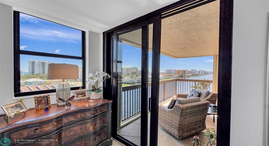 Master Bedroom Balcony Access
