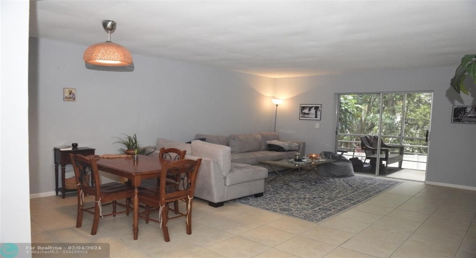 Living/dining room