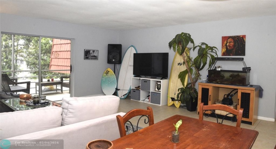 Living/dining room