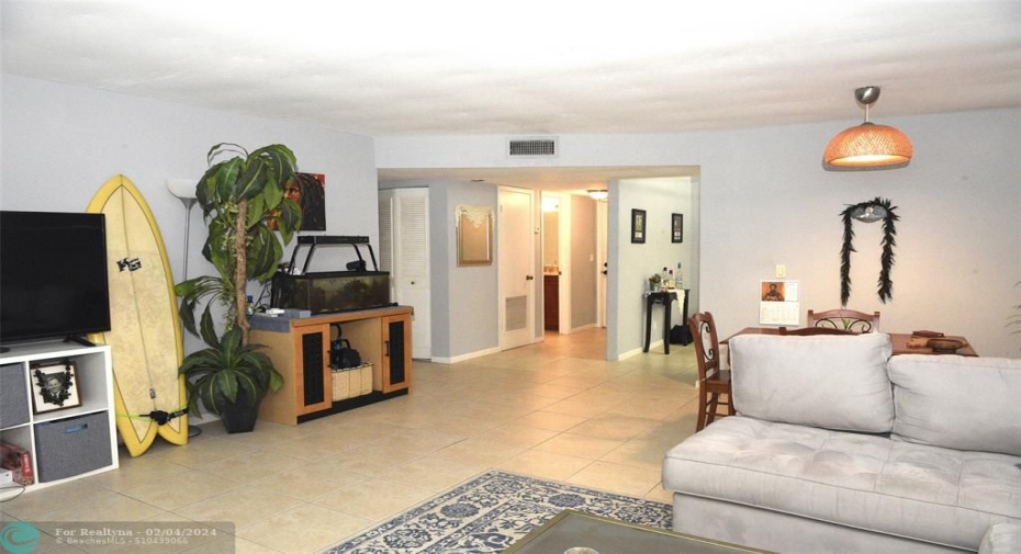 Living/dining room