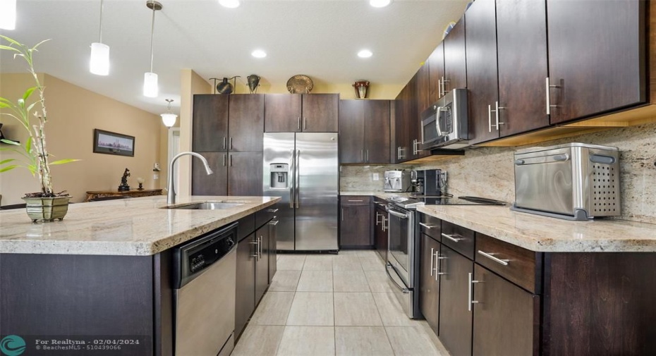 Spacious chef's kitchen