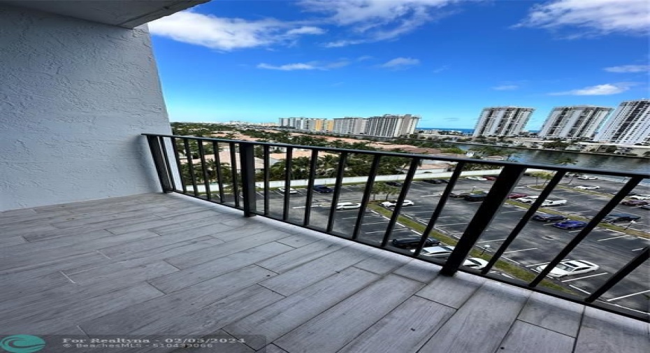 opem balcony