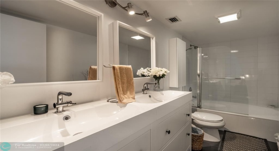 All updated & Upgraded Master Bath with Double sinks!