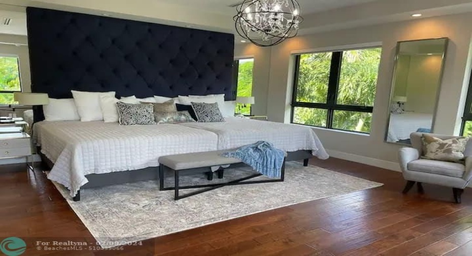 Primary Bedroom #1- 2 Queens- En Suite Bathroom- Walk in Closet- Desk - Sitting Area.