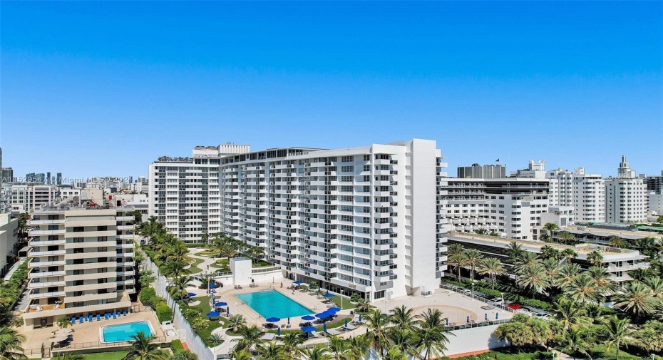 Decoplage Ocean front building