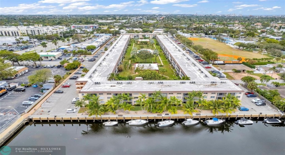 Great location to live on the water and enjoy living in Lighthouse Point