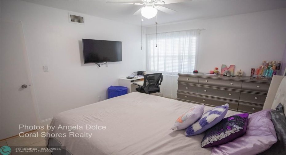 2nd bedroom