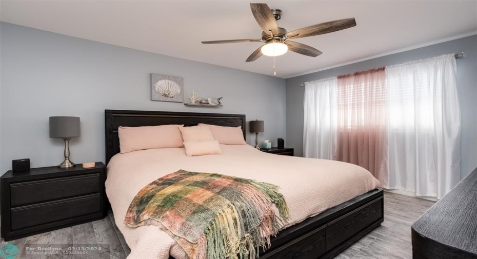 SPACIOUS MASTERBEDROOM