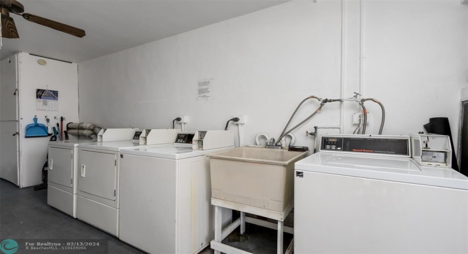 LAUNDRY ROOM