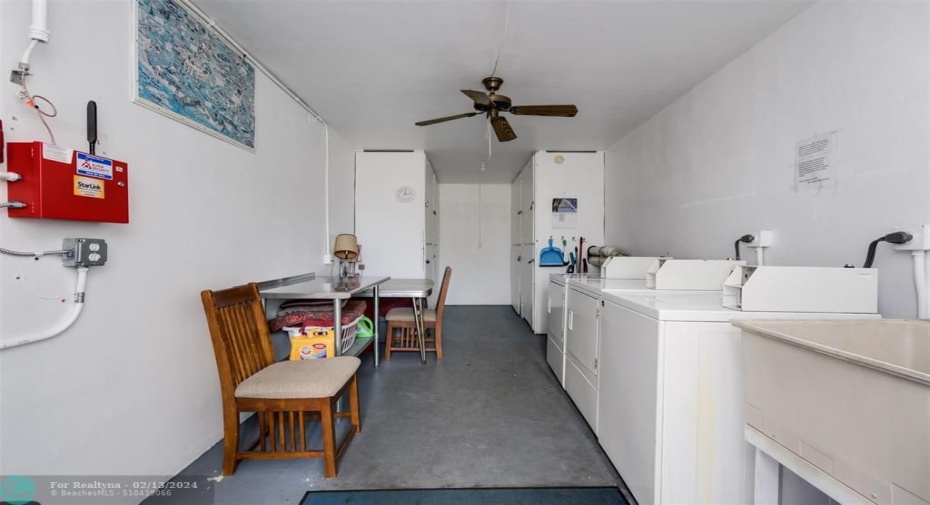 LAUNDRY ROOM