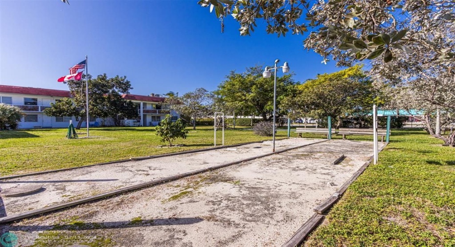 SHUFFLEBOARD AND BOCCE COURTS
