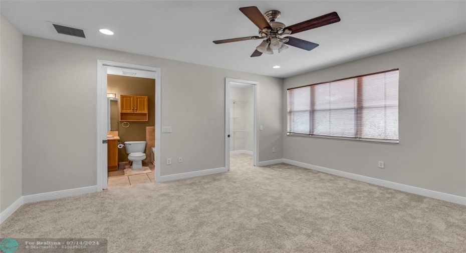 Upstairs bedroom.