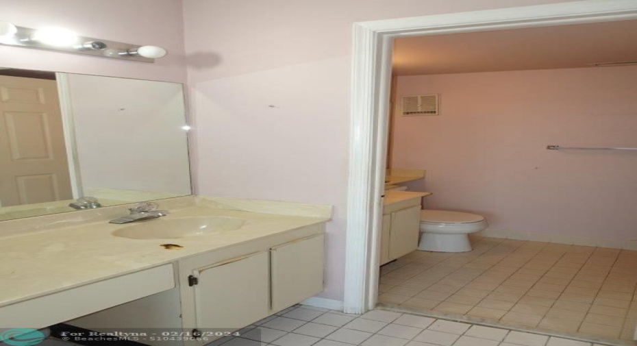 Dual vanities