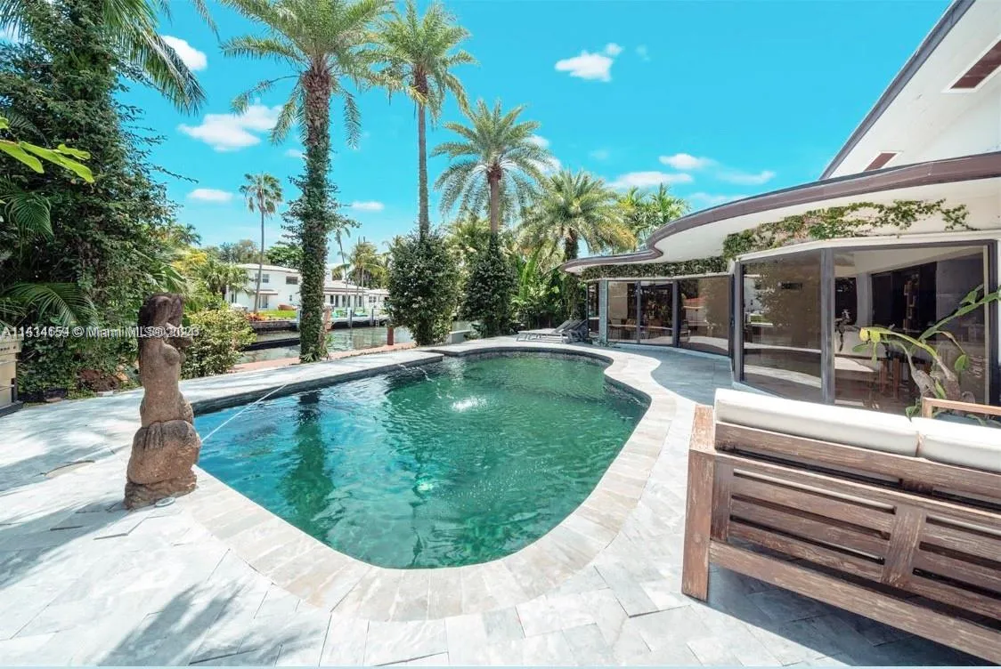 POOL PLEASURE
