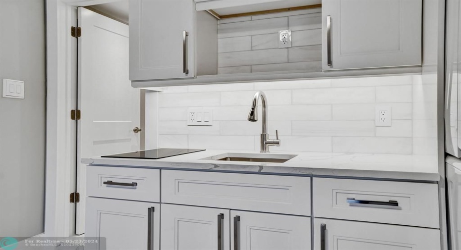 Kitchenette in Guest Suite