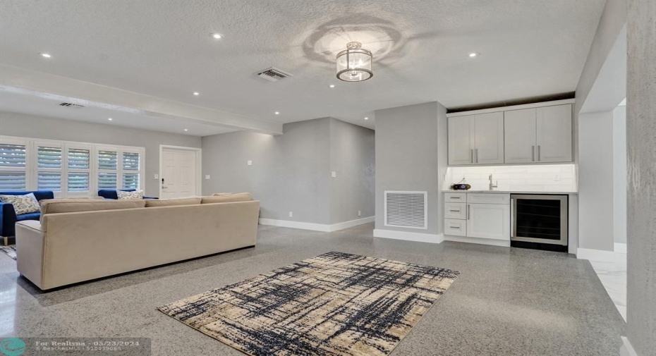 Dining Room with Wet Bar