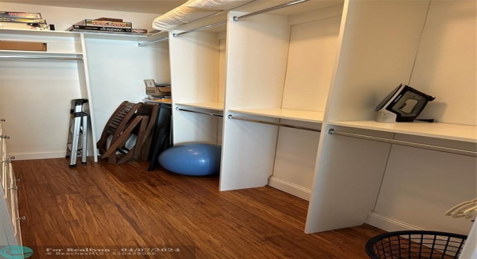 Walk in closet