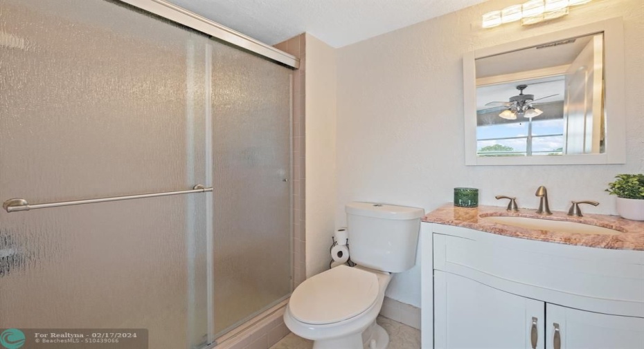 New Shower enclosure & granite counter & new toilet