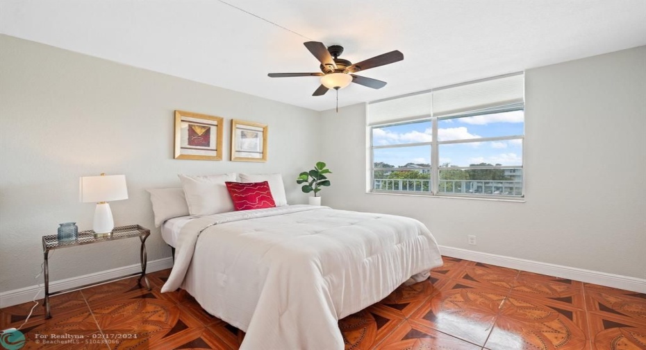 New blinds & fan