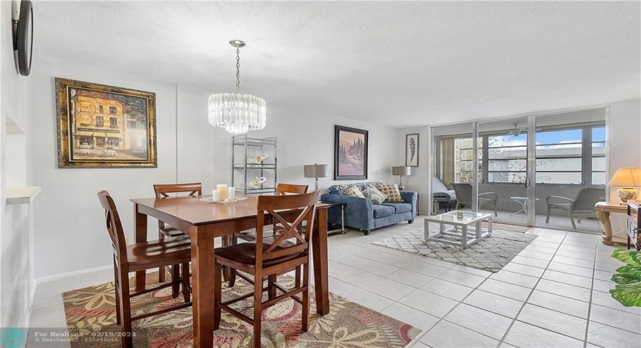 Lokking from foyer into living & dining area