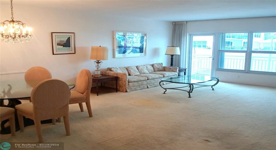 Living/Dining Area