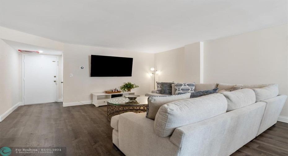COMPLETELY REMODELED 2 BEDROOM/2 BATHROOM UNIT! INCREDIBLE VIEWS OVERLOOKING THE BEACH AND THE POOL. OCEANFRONT CONDO DIRECTLY ON THE SAND! MODERN KITCHEN FEATURES STAINLESS STEEL APPLIANCES AND QUARTZ COUNTERTOPS. BEAUTIFUL FLOORING THROUGHOUT THE UNIT. HIGH IMPACT WINDOWS AND SLIDERS. SPACIOUS MASTER BEDROOM WITH WALK-IN CLOSET, PLENTY OF CLOSET SPACE. 1 ASSIGNED GARAGE PARKING SPACE COMES WITH THE UNIT, PLENTY OF GUEST PARKING AVAILABLE. WALKING DUSTANCE TO THE NEW POMPANO BEACH PIER AND ATTRACTIONS!!