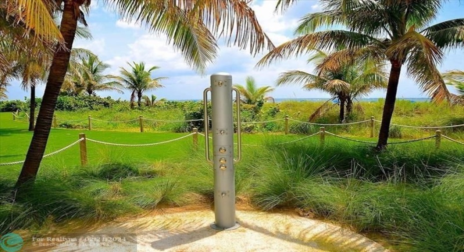 COMPLETELY REMODELED 2 BEDROOM/2 BATHROOM UNIT! INCREDIBLE VIEWS OVERLOOKING THE BEACH AND THE POOL. OCEANFRONT CONDO DIRECTLY ON THE SAND! MODERN KITCHEN FEATURES STAINLESS STEEL APPLIANCES AND QUARTZ COUNTERTOPS. BEAUTIFUL FLOORING THROUGHOUT THE UNIT. HIGH IMPACT WINDOWS AND SLIDERS. SPACIOUS MASTER BEDROOM WITH WALK-IN CLOSET, PLENTY OF CLOSET SPACE. 1 ASSIGNED GARAGE PARKING SPACE COMES WITH THE UNIT, PLENTY OF GUEST PARKING AVAILABLE. WALKING DUSTANCE TO THE NEW POMPANO BEACH PIER AND ATTRACTIONS!!