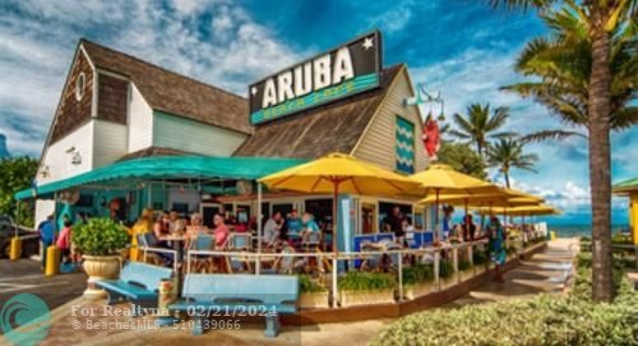 10 MINUTES TO LAUDERDALE BY THE SEA AND FORT LAUDERDALE ATTRACTIONS!