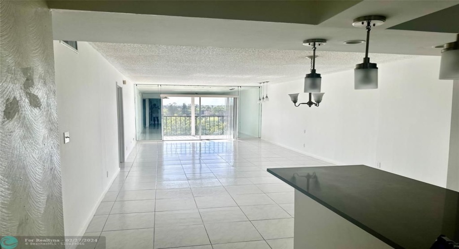 Entrance - Living & Dinning