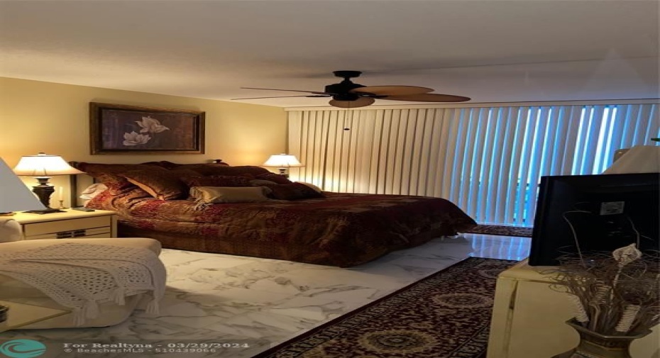 Accommodates King Bed!