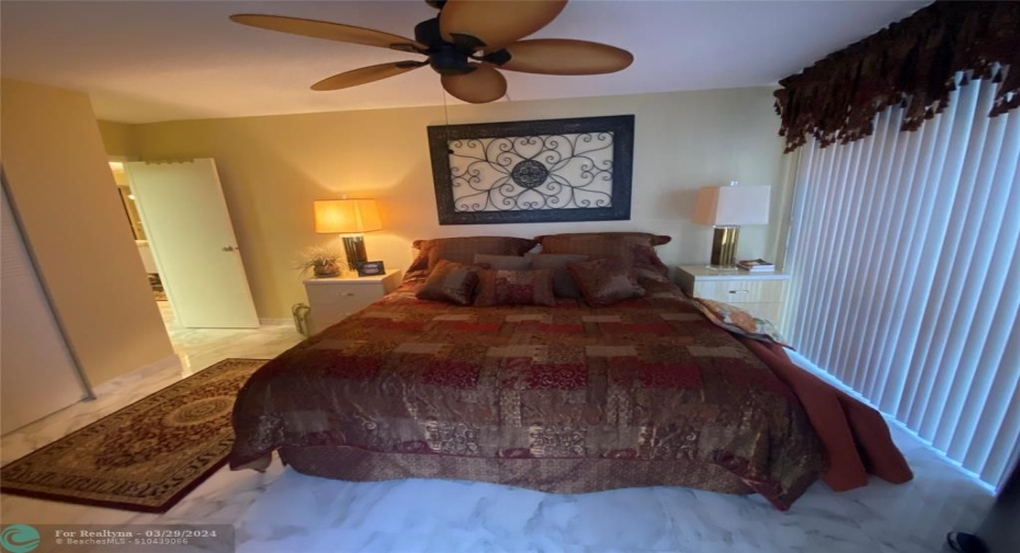 Guest Bedroom fits Queen Size Bed!