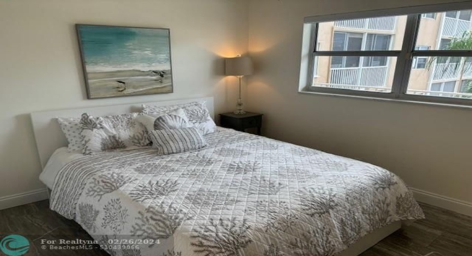 2nd bedroom