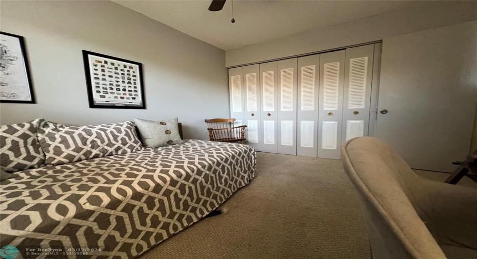 2nd bed toward closet