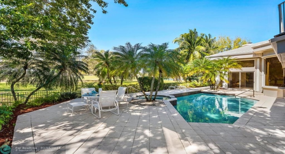 Magnificent patio and pool to enjoy!