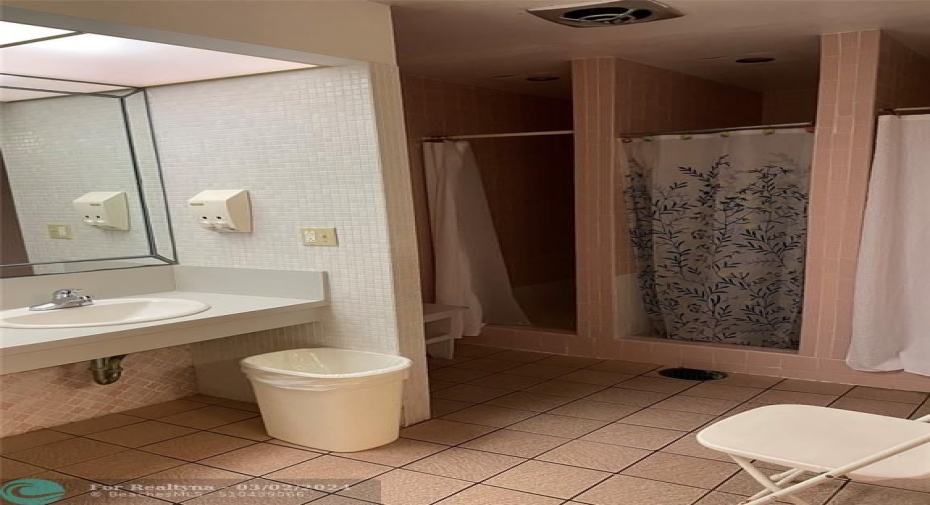 Ladies room with shower and sauna