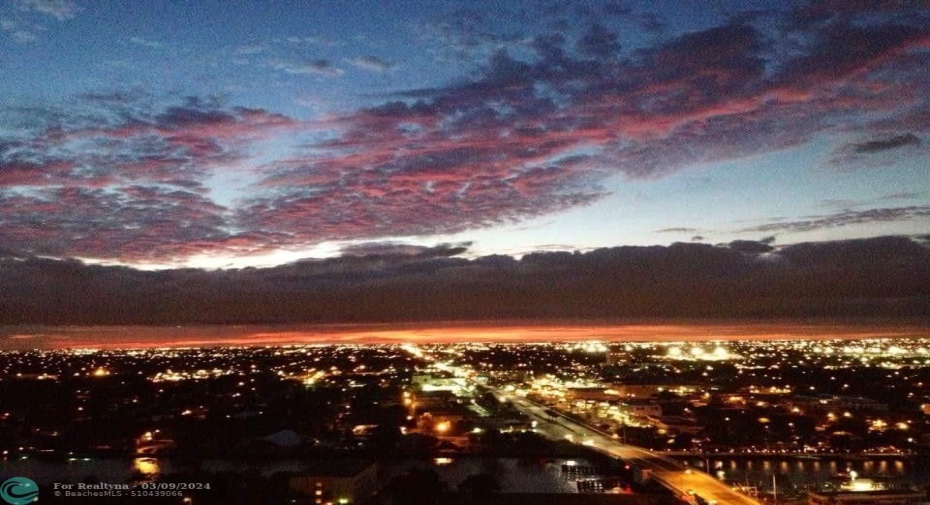 CITY NIGHT VIEW