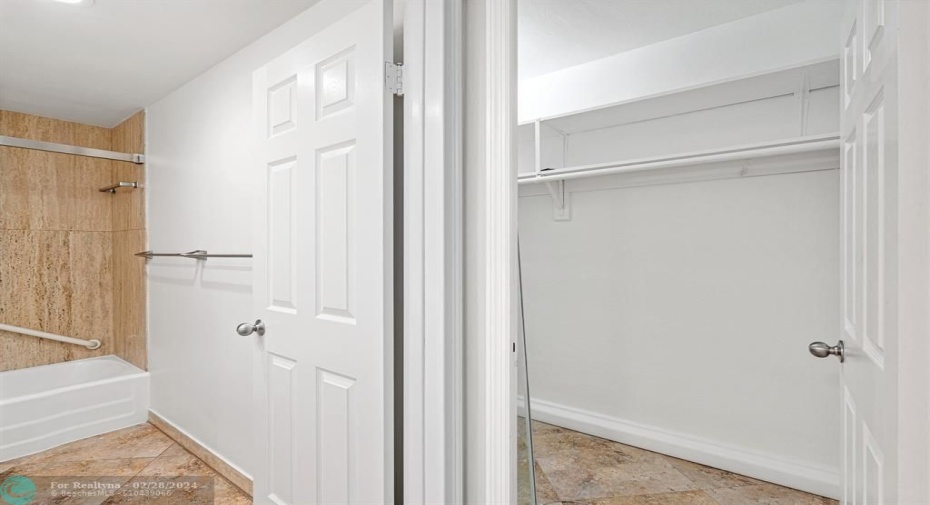 Bathroom / Walk In Closet