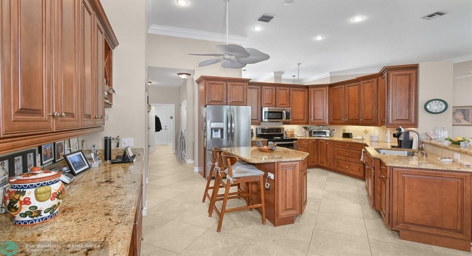 BEAUTIFUL GRANITE COUNTERTOPS