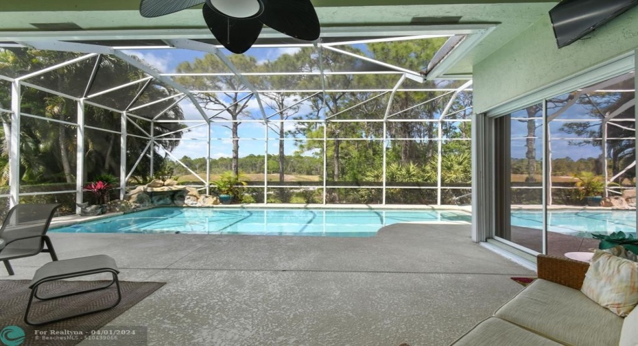 HUGE POOL LANAI