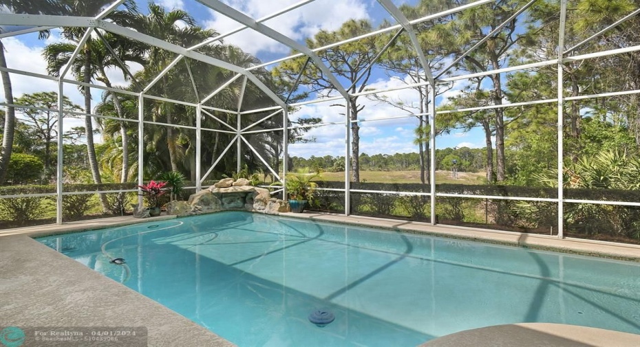 A POOL TO RELAX OR DO YOUR LAPS..