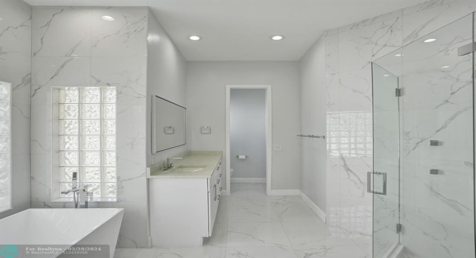 Primary Suite Bathroom
