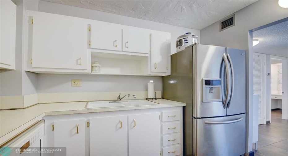 includes dishwasher