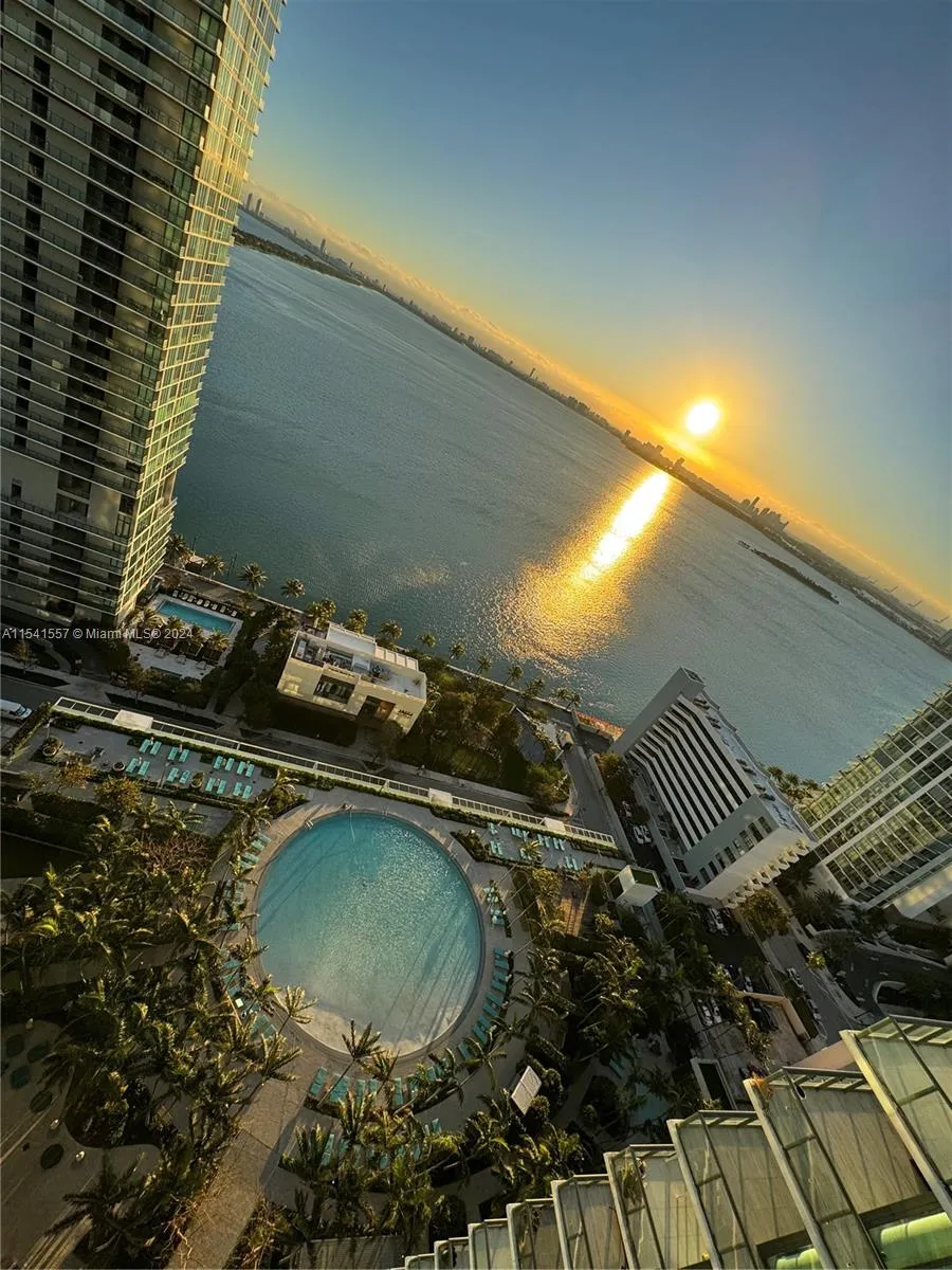 Paraiso Bay Pool