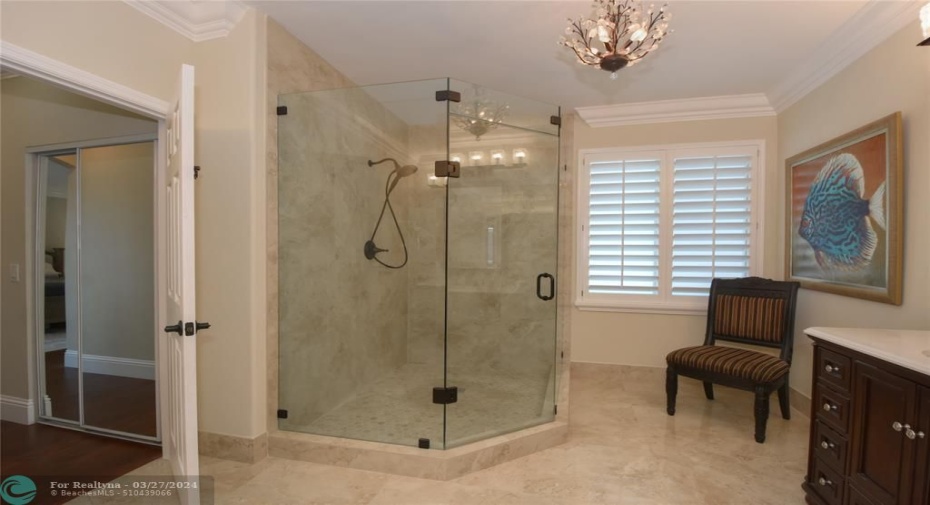 MAIN MASTER BEDROOM 2ND FLOOR BATH