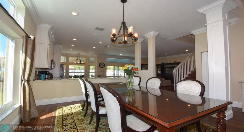 FORMAL DINING ROOM