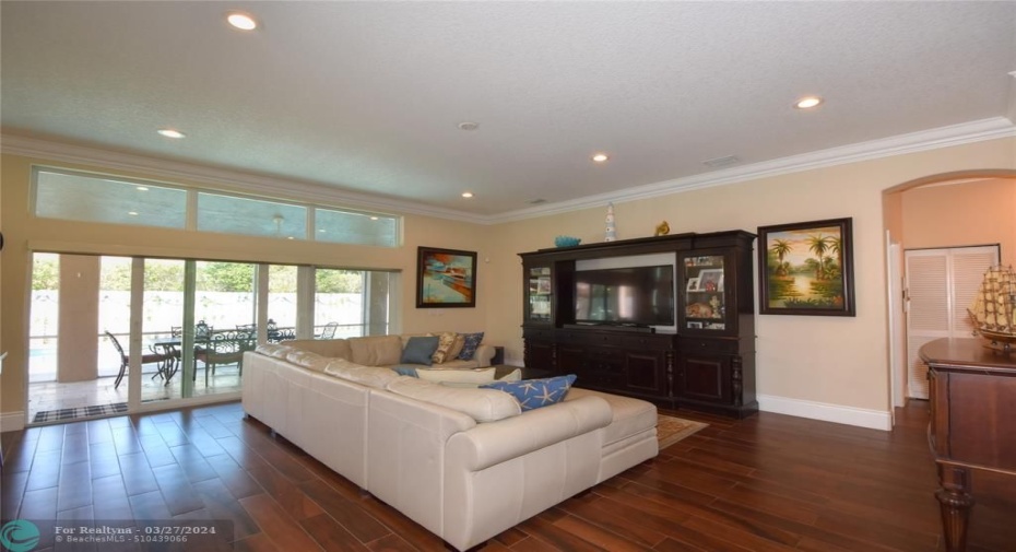 OVER-SIZED FAMILY ROOM