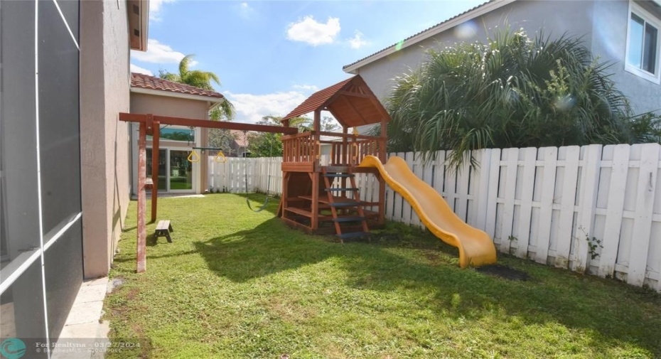 SIDE YARD