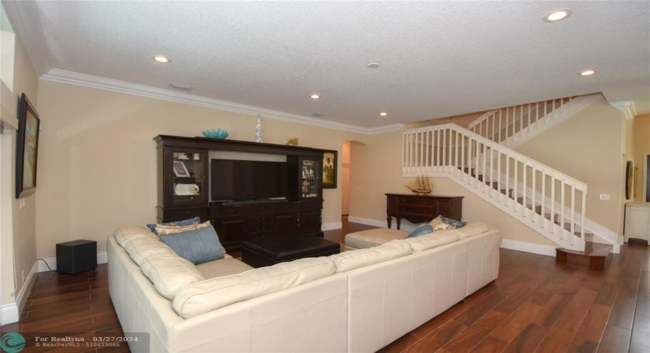 OVER-SIZED FAMILY ROOM