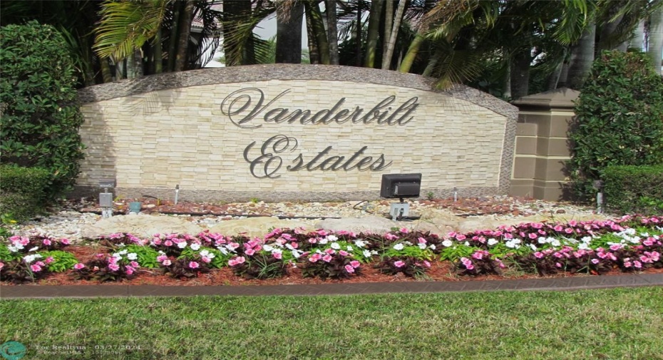 VANDERBILT ESTATES COMMUNITY